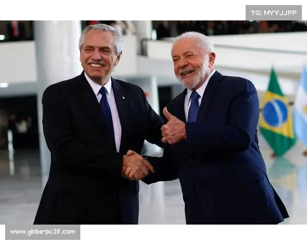 伊朗足球明星阿兹蒙捐建第4所医院,荣获总统授予的国家勋章 伊朗足球明星阿兹蒙捐建第4所医院,荣获总统授予的国家勋章